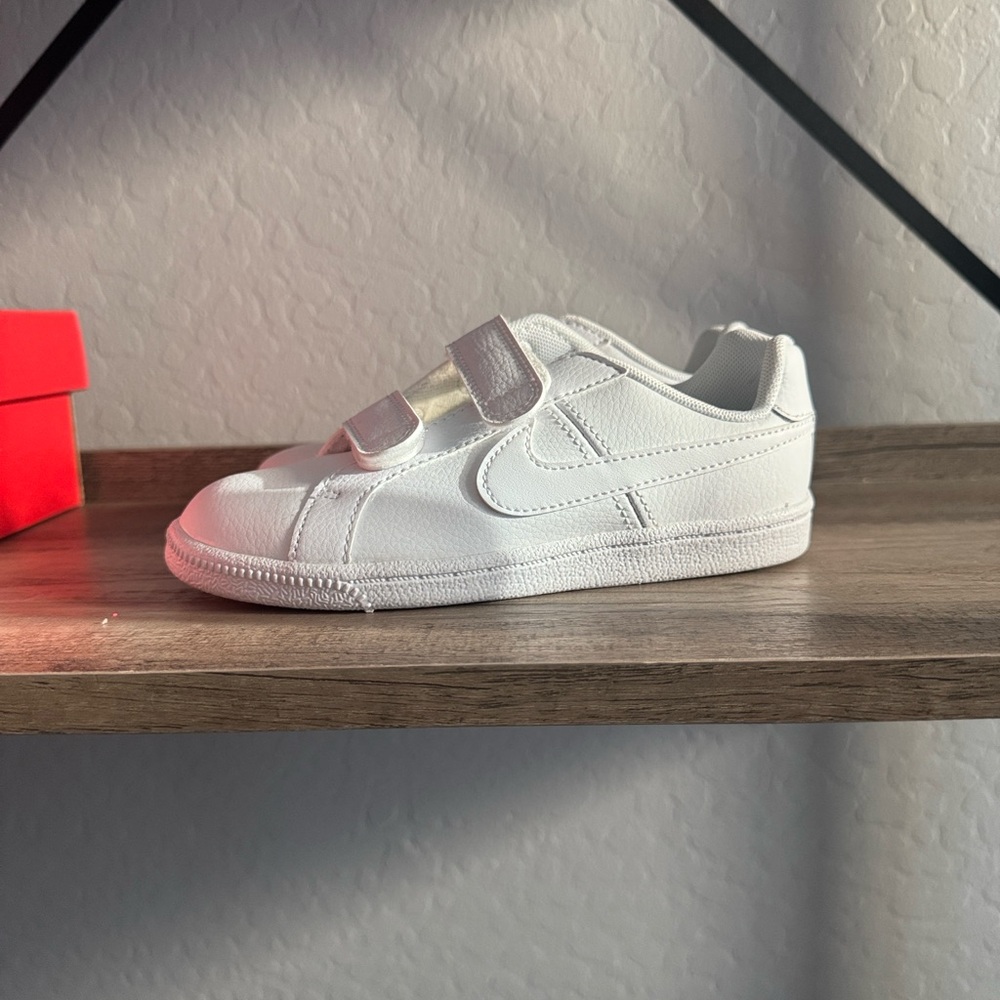 Nike Kids White Velcro Sneakers